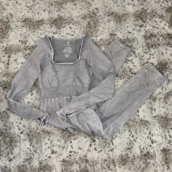 🆕 NWOT Free People Movement | Good Karma Long Sleeve Onesie | Ice Grey - Picture 5 of 16